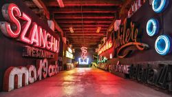 01 poland neon museum Neon_Muzeum_Syrenka