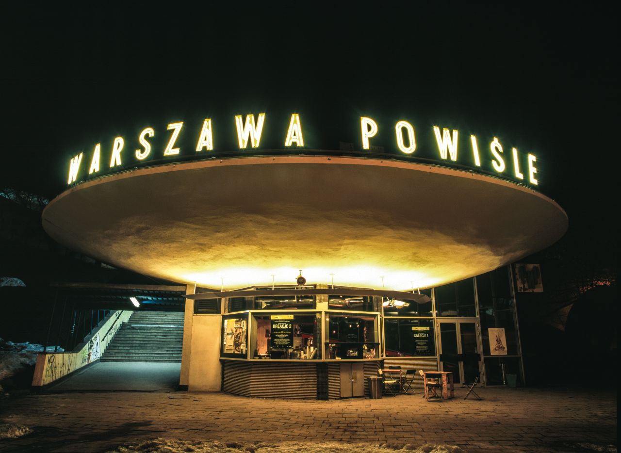 A sign above a cafe at a Warsaw railway station.