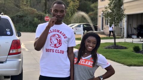Pictures from Simone Biles verified twitter show her and her brother, Tevin Biles-Thomas.