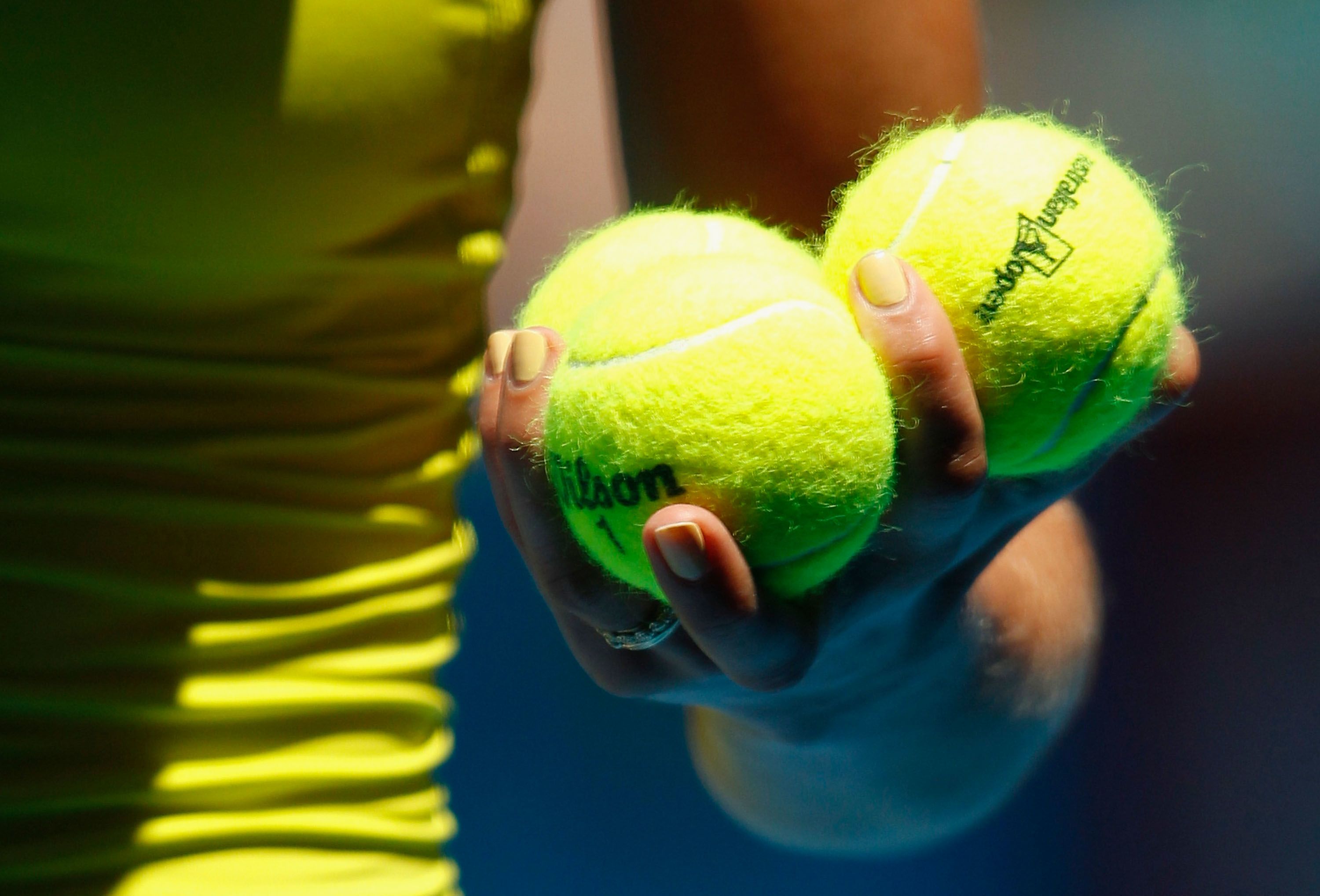 Pourquoi les balles de tennis sont jaunes ? - Marie Claire