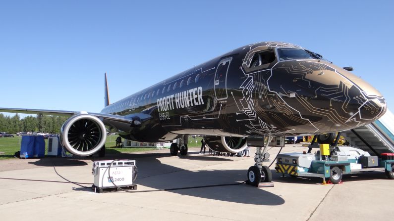 <strong>Profit Hunter E195-E2:</strong>  Another highlight of the MAKS static display.