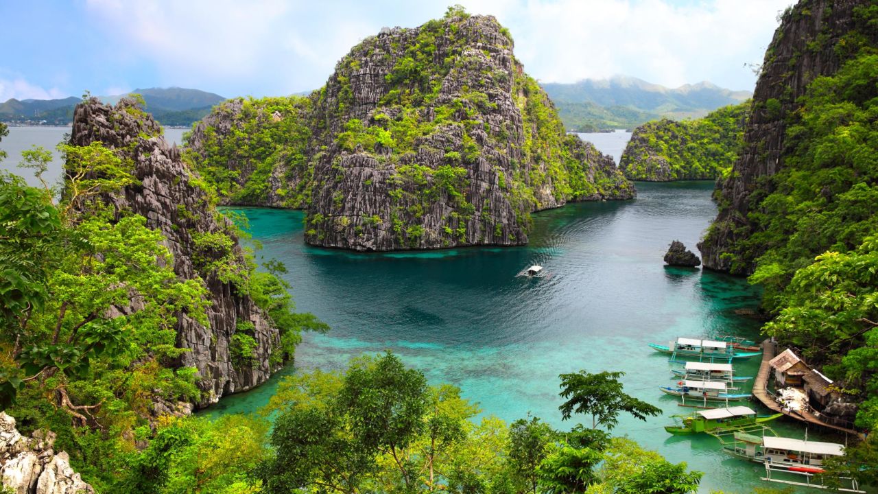 Palawan offers many secert beaches with clear water and pale sand.
