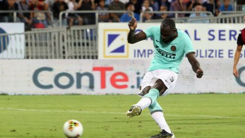 Lukaku scores against Cagliari.
