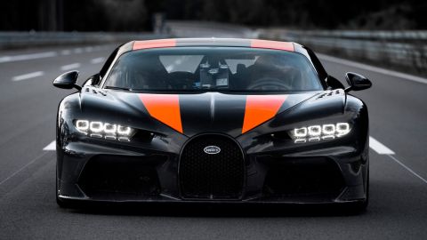 A Bugatti went 305 miles per hour. That's a record | CNN Business