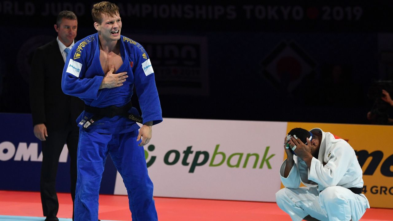 Matthias Casse celebrates winning the semifinal fight against Mollaei.
