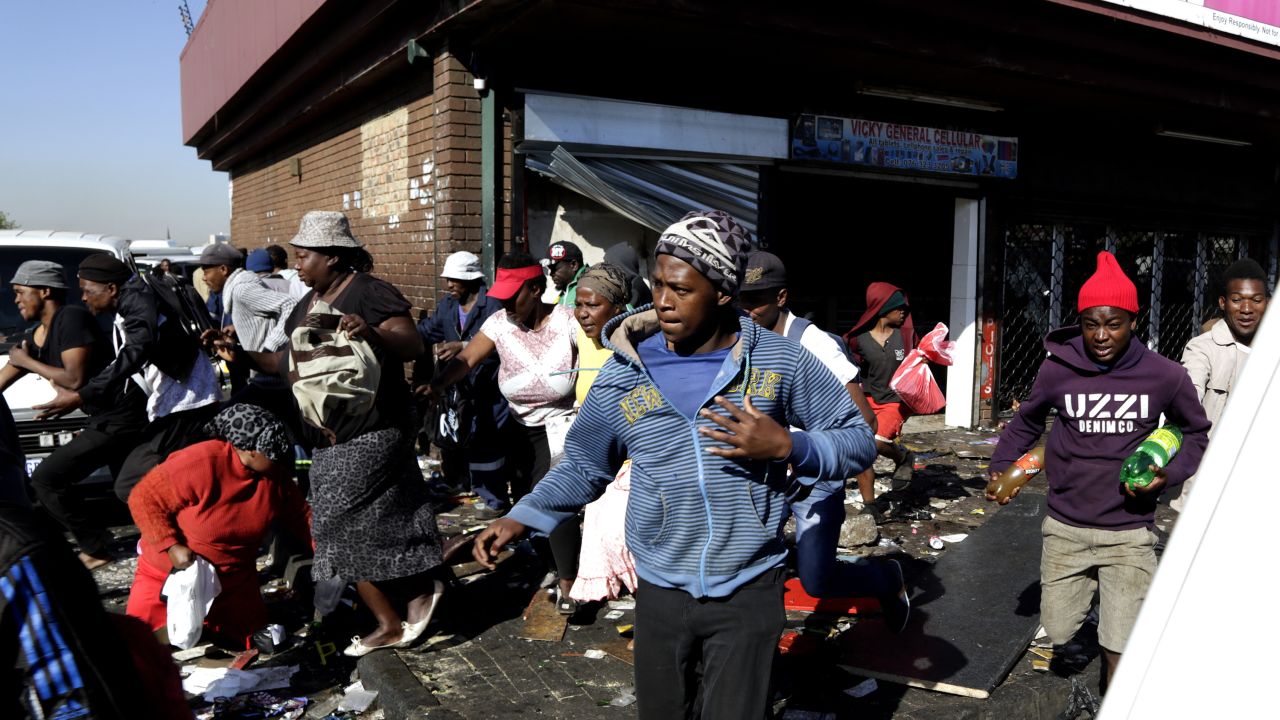 Violence against immigrants broke out in South Africa Sunday and has sparked angry reactions across the continent. 