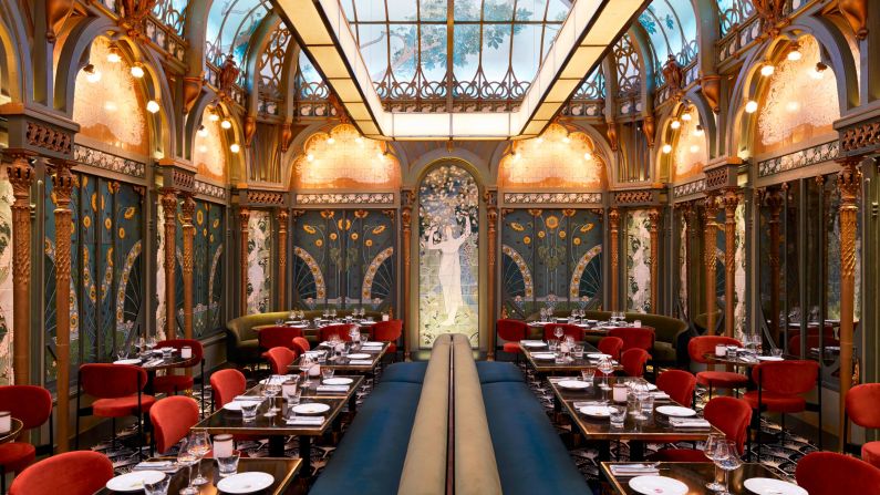 <strong>Beefbar: </strong>Designed to be a high temple for carnivores, the Paris outpost resides in a restored 19th century atrium, just off the Champs-Élysées.