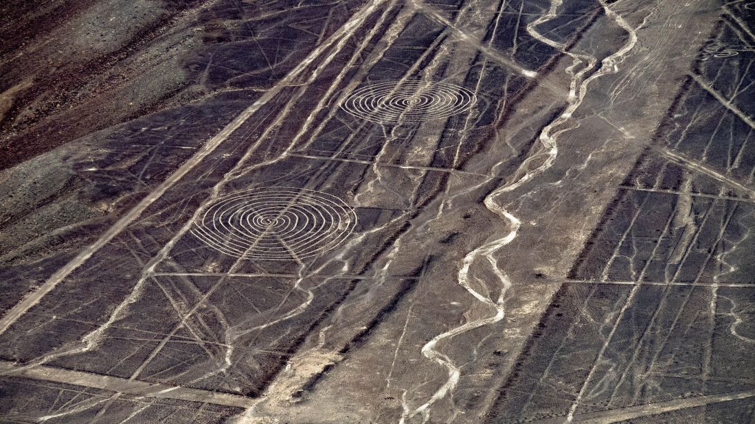 <strong>Nazca Lines:</strong> These ancient geoglyphs in the Peruvian desert are one of the world's most fascinating and mysterious places.
