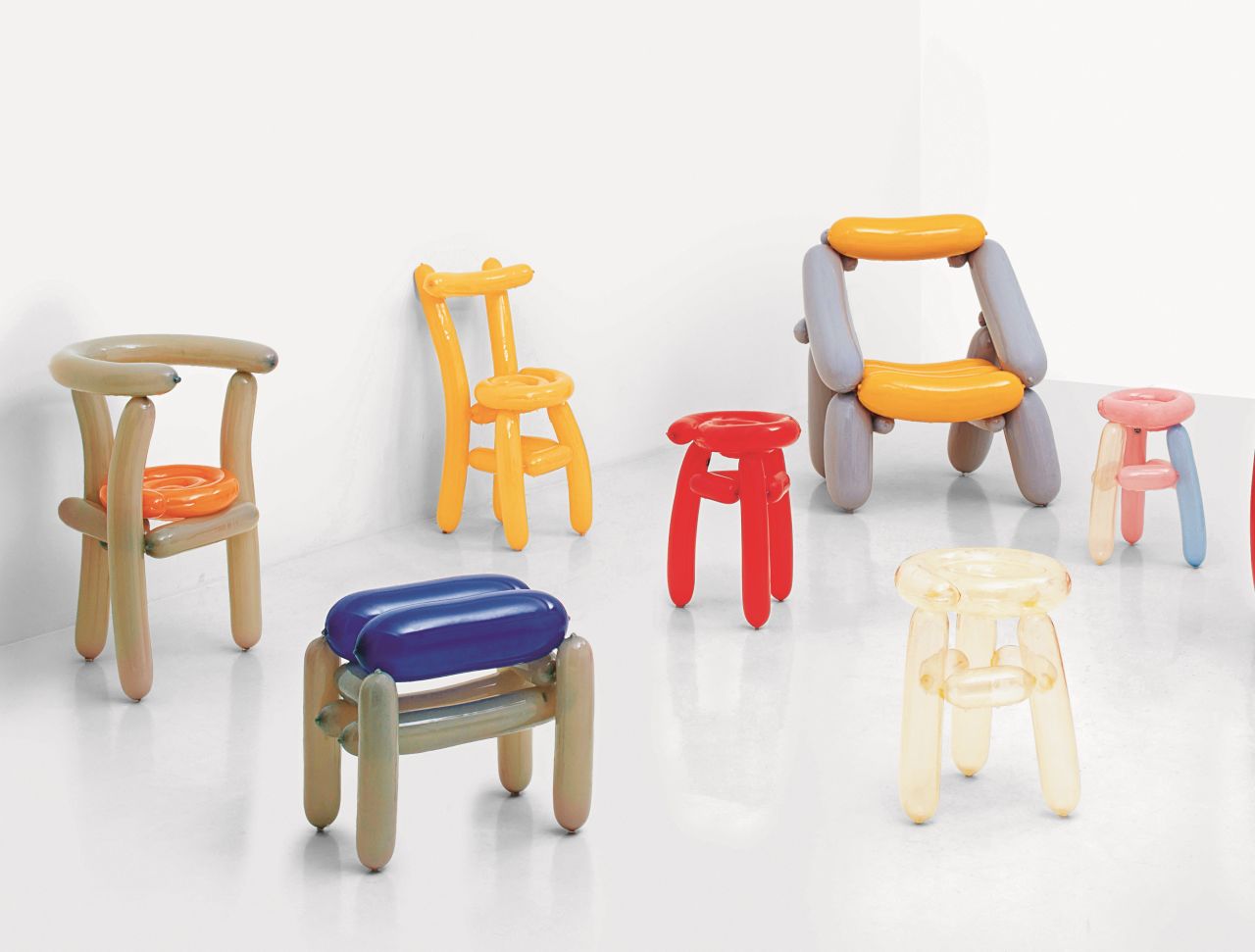 Using colourful, sausage-shaped party balloons, designer Seung Jin Yang wanted to 'turn a simple making process based on personal childhood memories into an industrial fabrication furniture-making process'