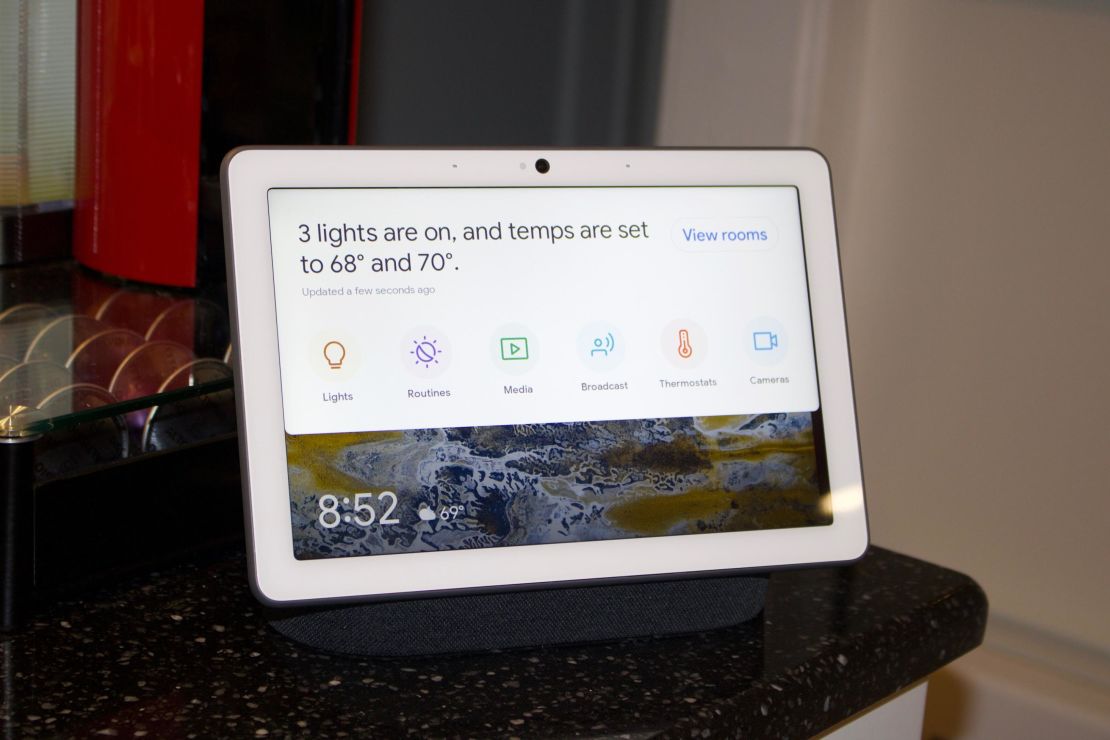 Google Nest Hub Max - Smart Home Speaker and 10 Display with