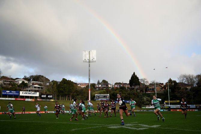 Emily Kitson of Counties runs in to score a try during the Farah Palmer Cup match between Counties Manukau and Manawatu in Pukekohe, New Zealand, on September 6.