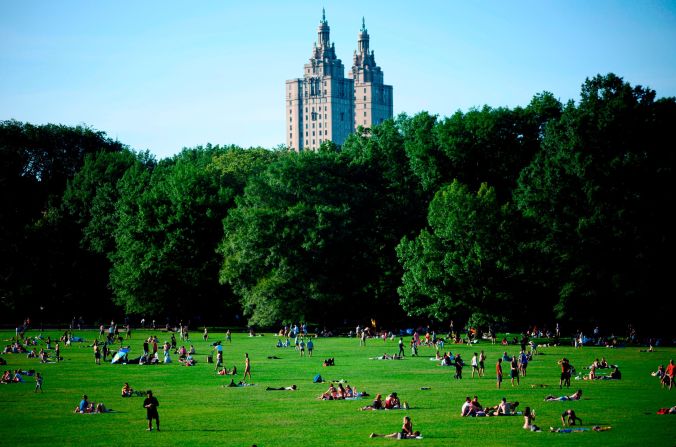 <strong>Central Park:</strong> When you need a break from shopping uptown, this magnificent green space is just a short walk away.