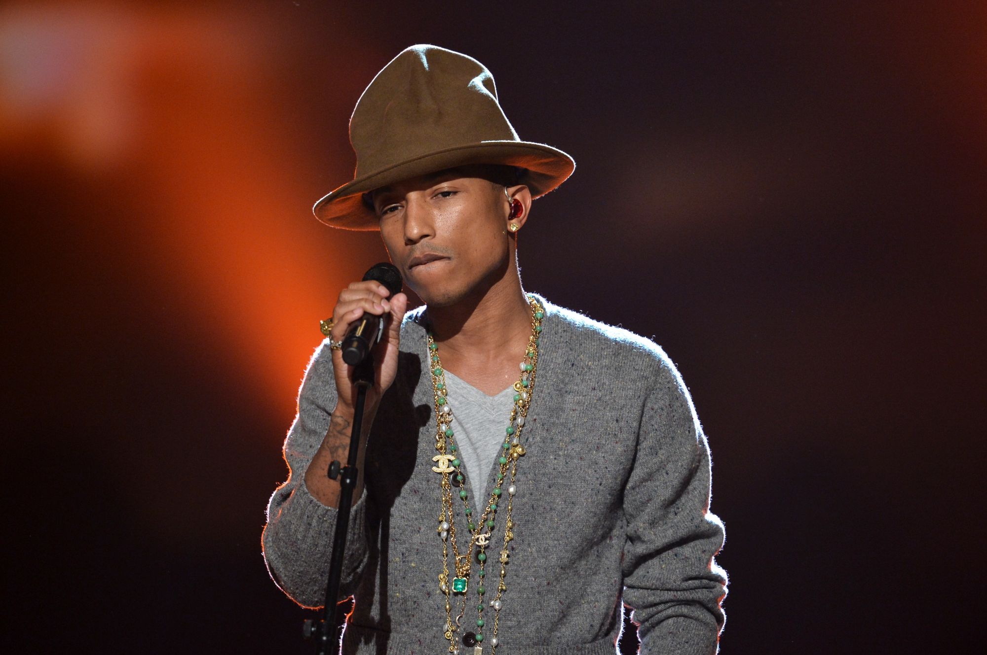 Pharrell Williams Grammy hat 4