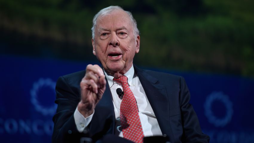 NEW YORK, NY - SEPTEMBER 19:  Founder & Chairman, BP Capital Management T. Boone Pickens speaks at the 2016 Concordia Summit - Day 1 at Grand Hyatt New York on September 19, 2016 in New York City.  (Photo by Riccardo Savi/Getty Images for Concordia Summit)