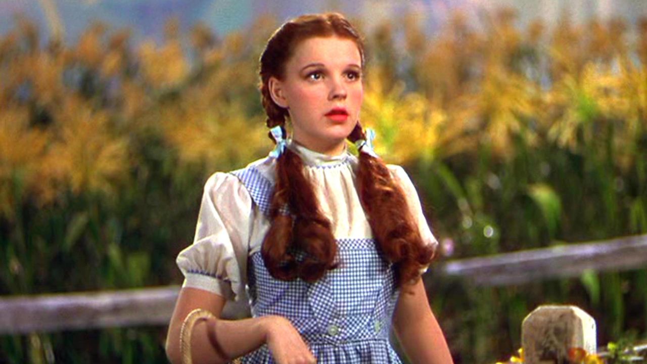 Judy Garland's iconic Dorothy costume: A history | CNN