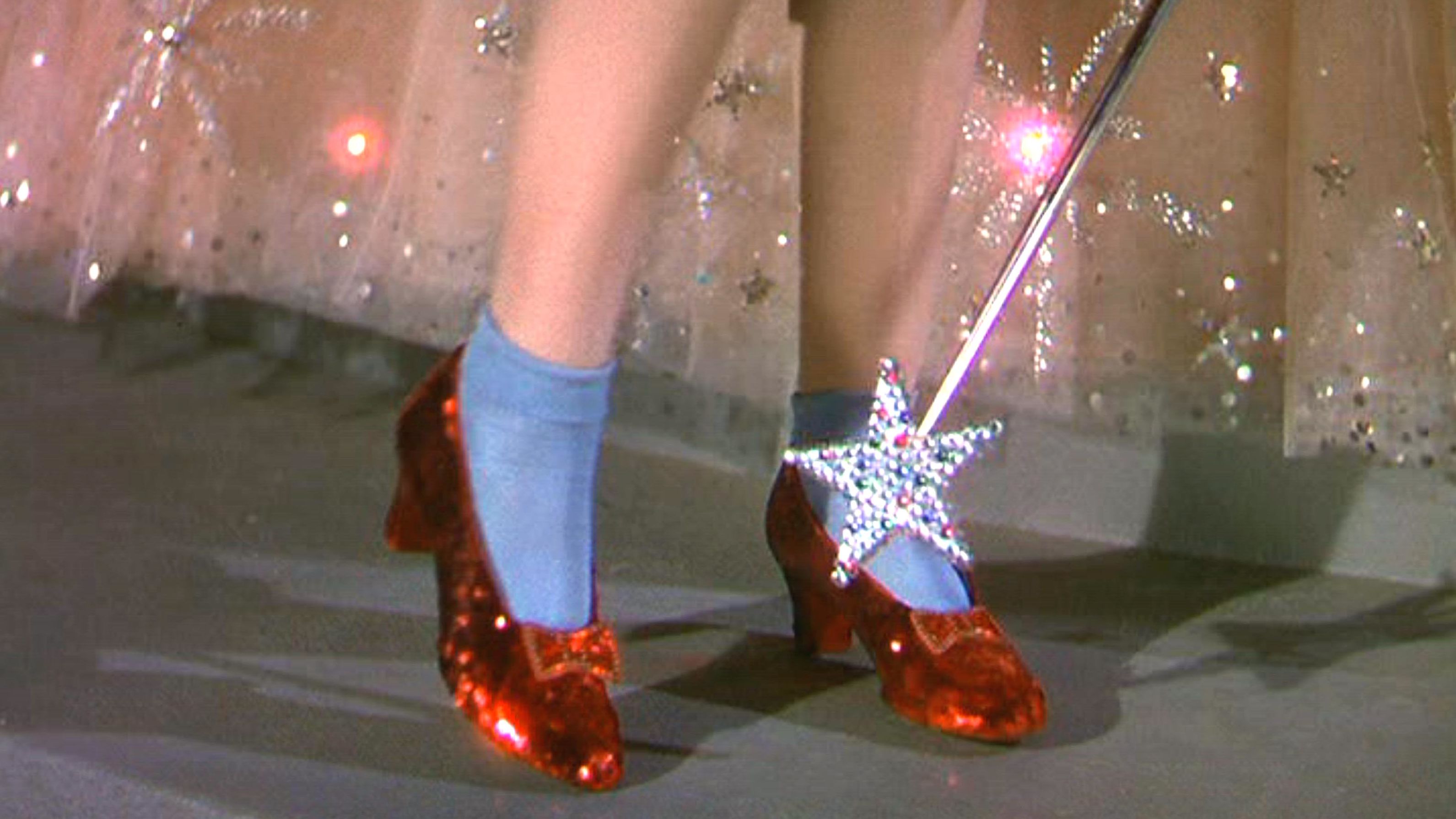 Minnesota man indicted over theft of Judy Garland's 'The Wizard Oz' slippers |