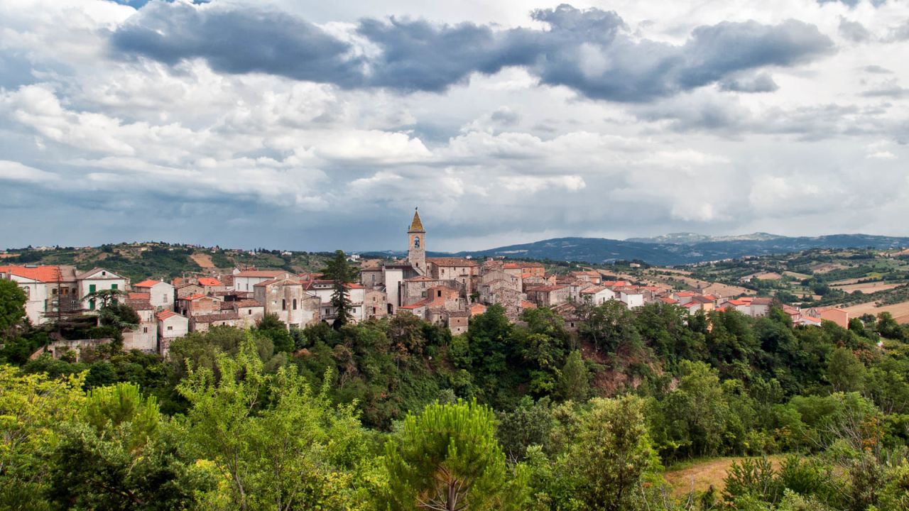 San Giovanni in Galdo hosts ancient festivals. 