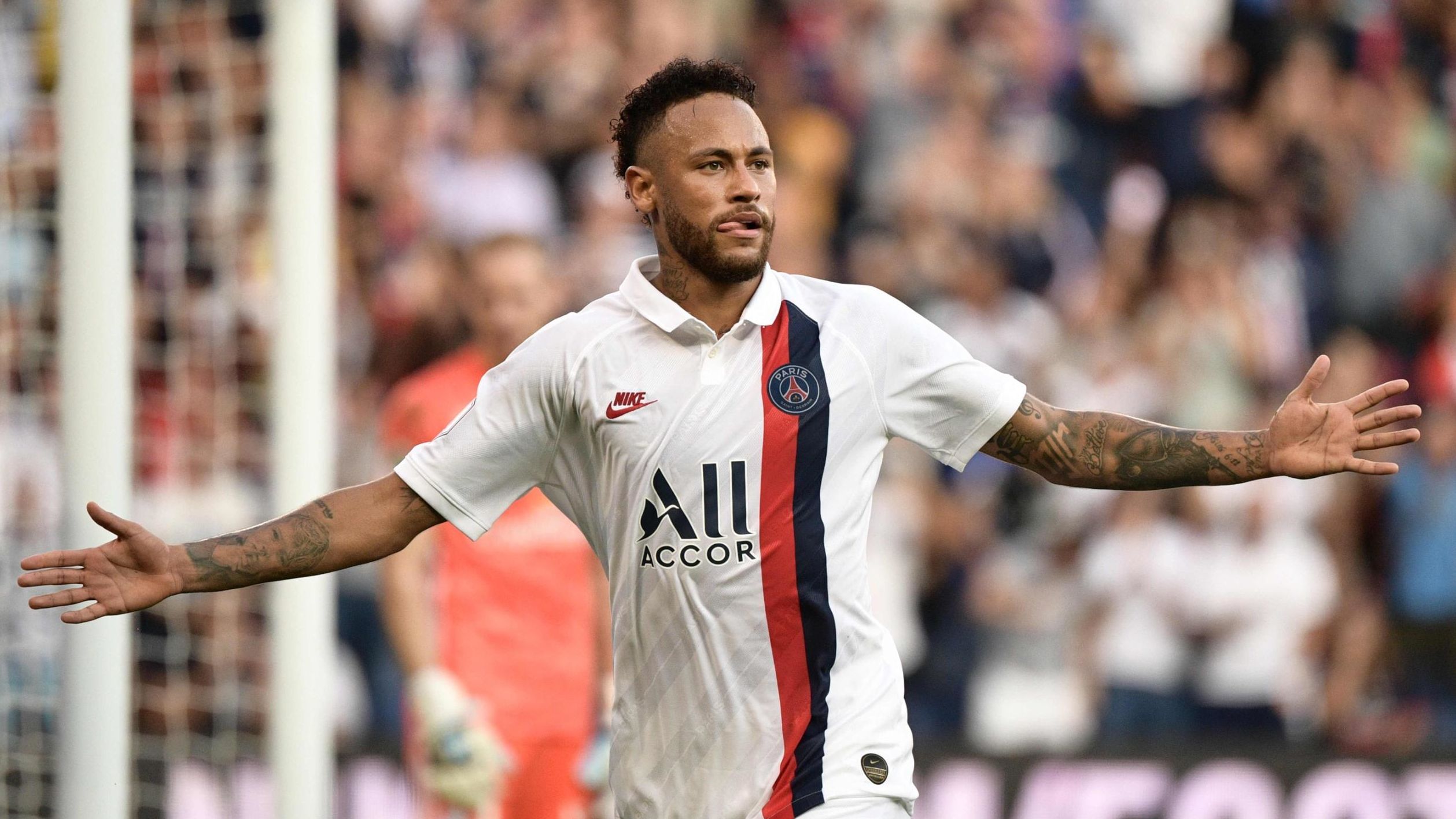 İnişler ve çıkışlar: Brezilyalı futbolcunun PSG taraftarıyla ilişkisi aşk ve nefret dönemleri arasında dalgalandı