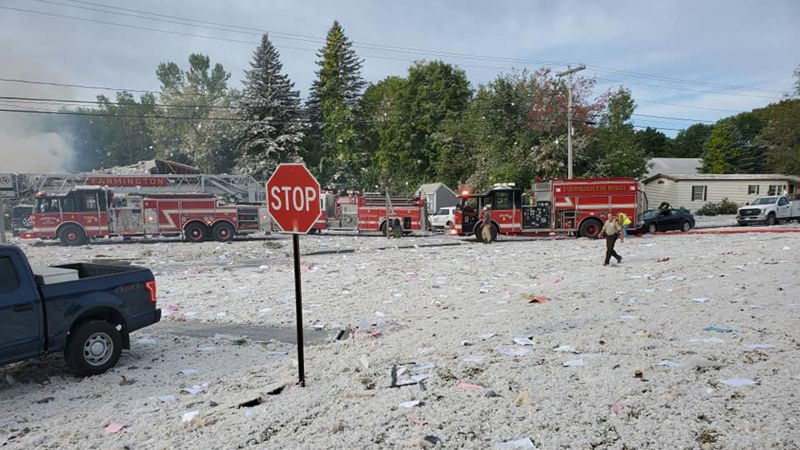 1 Firefighter Is Dead And 6 Colleagues Were Injured In A Building ...