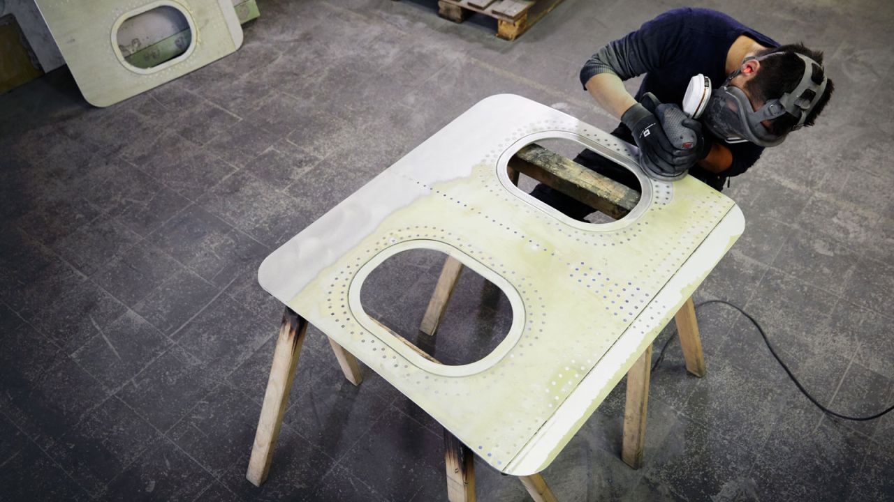 <strong>Professionally dismantle: </strong>Approximately 92% of the Airbus was recycled to create the Lufthansa Upcycling Collection.<br />