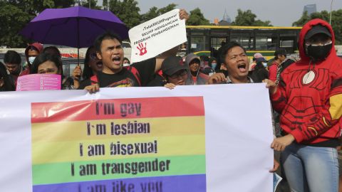Women to women sex in Jakarta