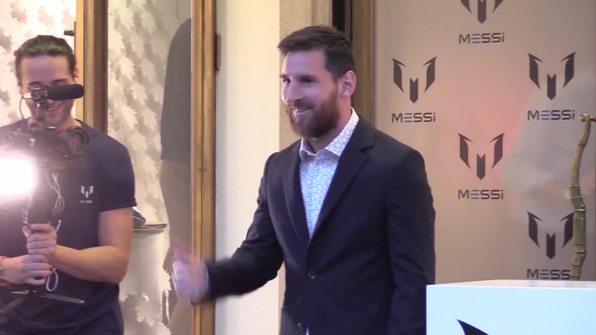 Messi presenta su línea de ropa | CNN
