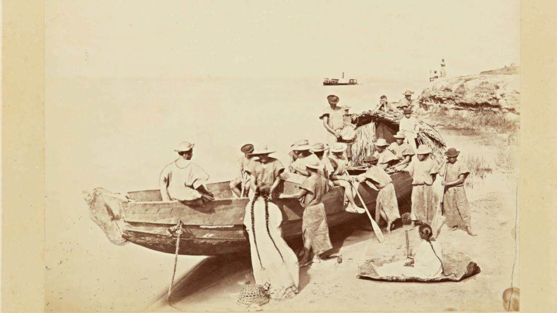 A boat photograhed by Frisch in Manaus, a city in the Amazon region.