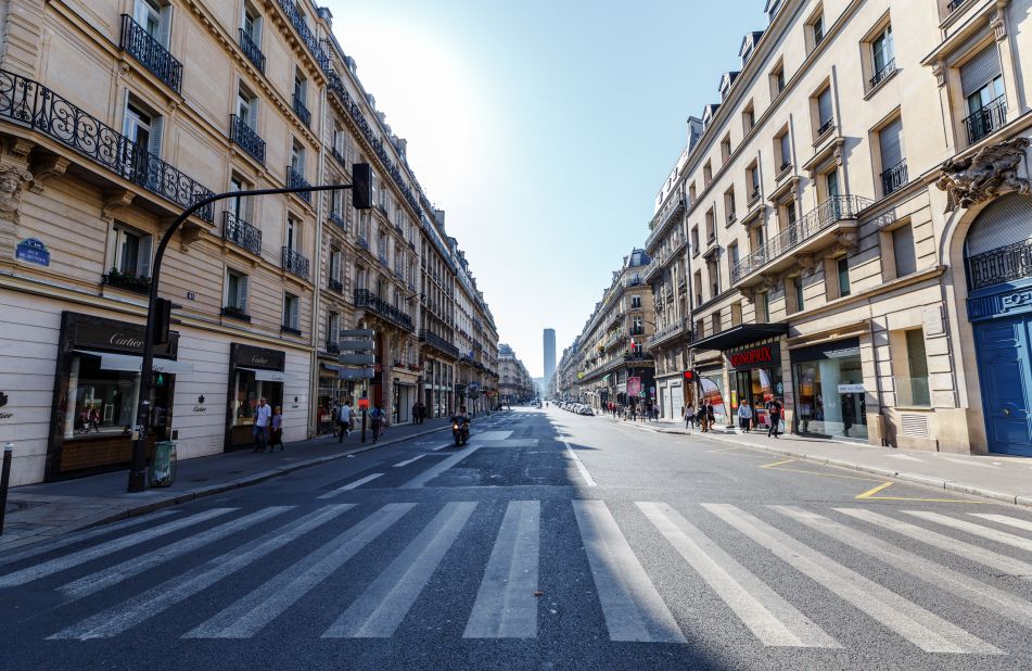 Walking by the most EXCLUSIVE SHOPS in Paris. Saint Honoré Street