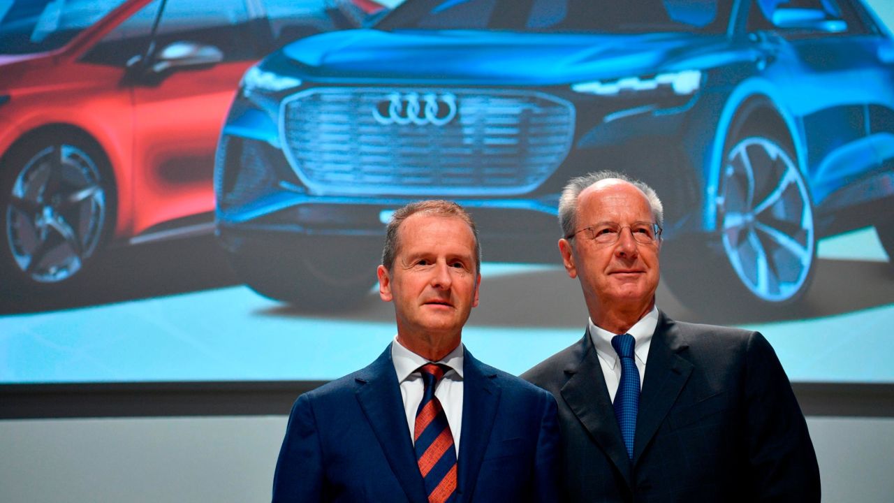 Volkswagen CEO Herbert Diess, left, and chairman Hans Dieter Poetsch.