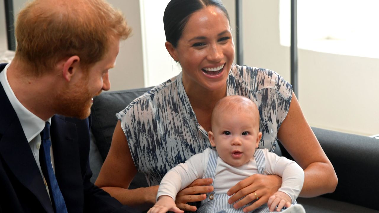 CAPE TOWN, SOUTH AFRICA - SEPTEMBER 25: Prince Harry, Duke of Sussex, Meghan, Duchess of Sussex and their baby son Archie Mountbatten-Windsor meet Archbishop Desmond Tutu and his daughter Thandeka Tutu-Gxashe at the Desmond & Leah Tutu Legacy Foundation during their royal tour of South Africa on September 25, 2019 in Cape Town, South Africa. (Photo by Toby Melville - Pool/Getty Images)