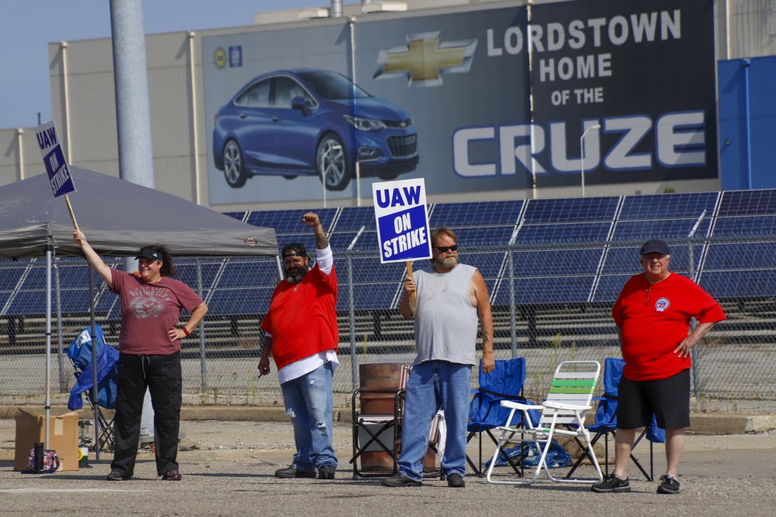 Picketers outside the closed General Motors assembly plant in Lordstown on the first day of the UAW strike at GM.