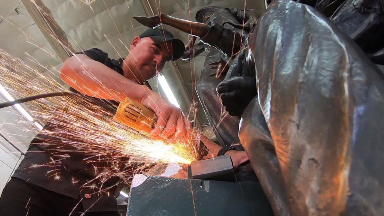 Sculptor Dan Medina says he interviewed more than two dozen Braceros to help him share their stories through his work.