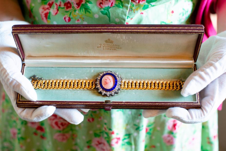 This bracelet was given to Alice Charlotte de Rothschild, the sister of Baron Ferdinand who lived with him in Waddesdon, by her friend Queen Victoria. It bears an image of the Queen.