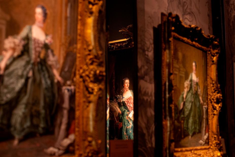 The house contains two near-identical images of Madame de Pompadour, the mistress of Louis XV in the mid-18th century. Visitors are invited to guess which is the original and which is the copy -- part of a display about technology and preservation.
