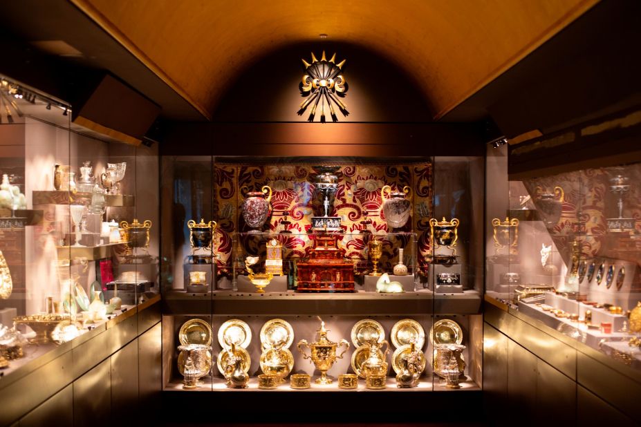The Treasury holds objects collected by many generations, including a microscope used by entomologist and flea expert Charles Rothschild and objects that were confiscated in 1930s Germany, which still bear inventory numbers given by the Nazis.
