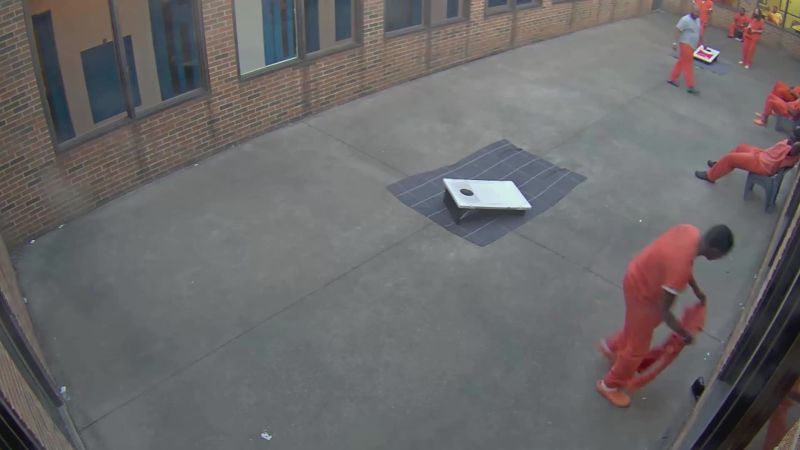 Video Inmate Receives A Package Of Contraband Via Drone Cnn Video Inmate Receives A Package Of Contraband Via Drone Cnn