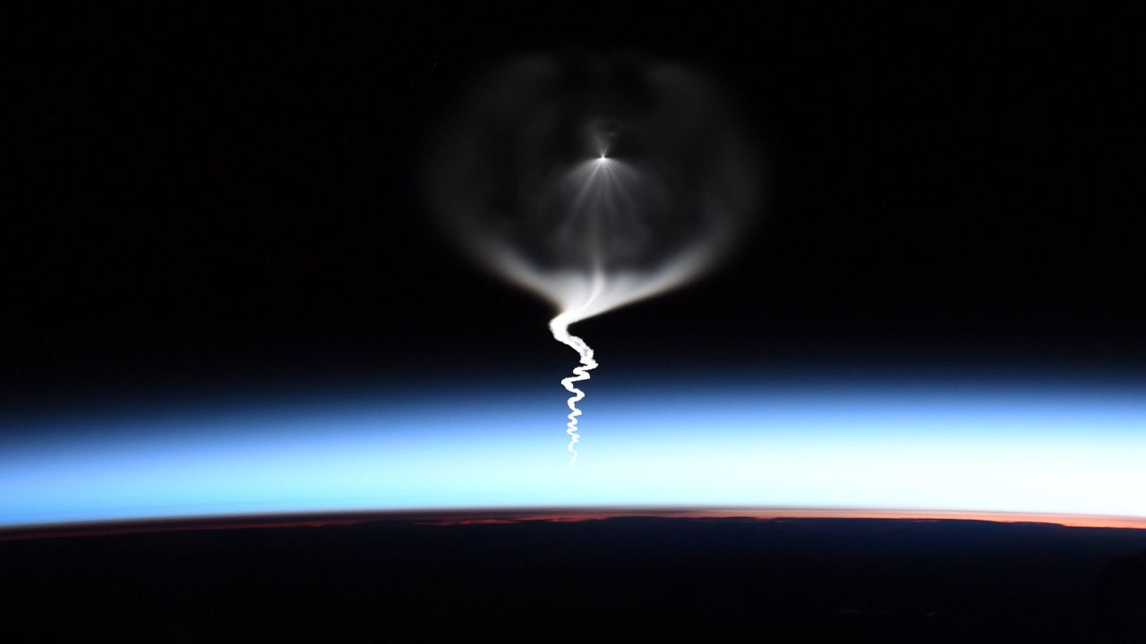 astronaut ISS launch picture trnd