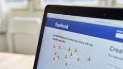 Facebook laptop -stock