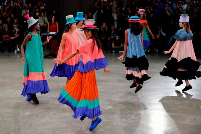 This was the first show of Satoshi Kondon, Issey Miyake's newly appointed design director.