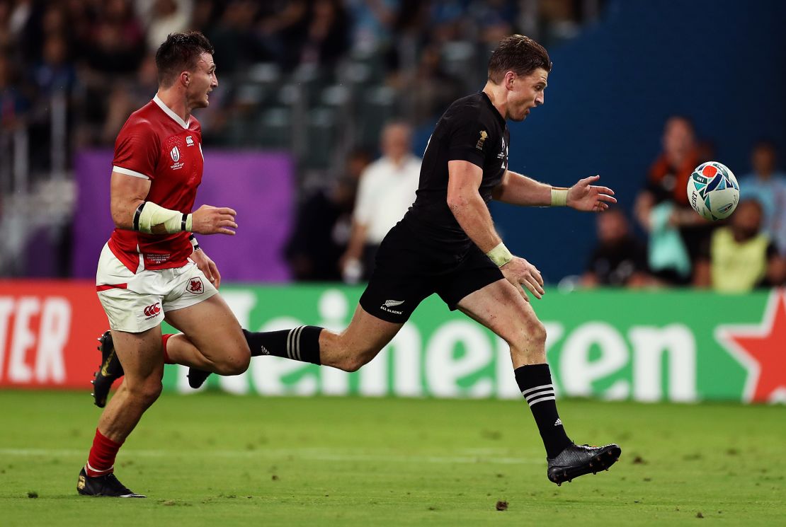 Beauden Barrett inexplicably dropped the ball while running towards the try line.