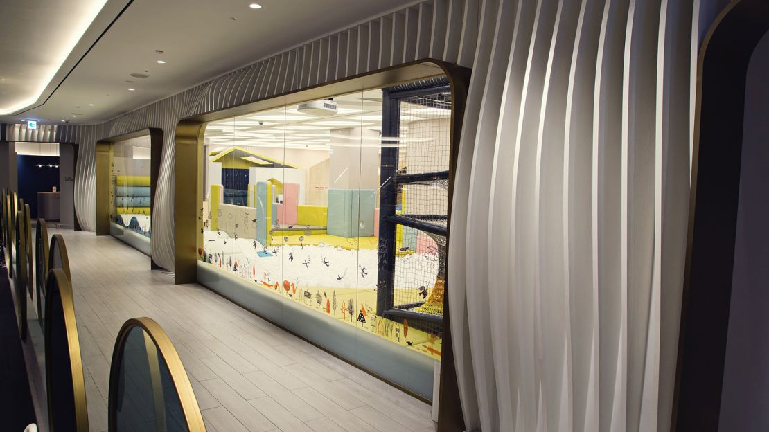 Shinsegae has a drop-off kid cafe, allowing parents some time alone to shop.  