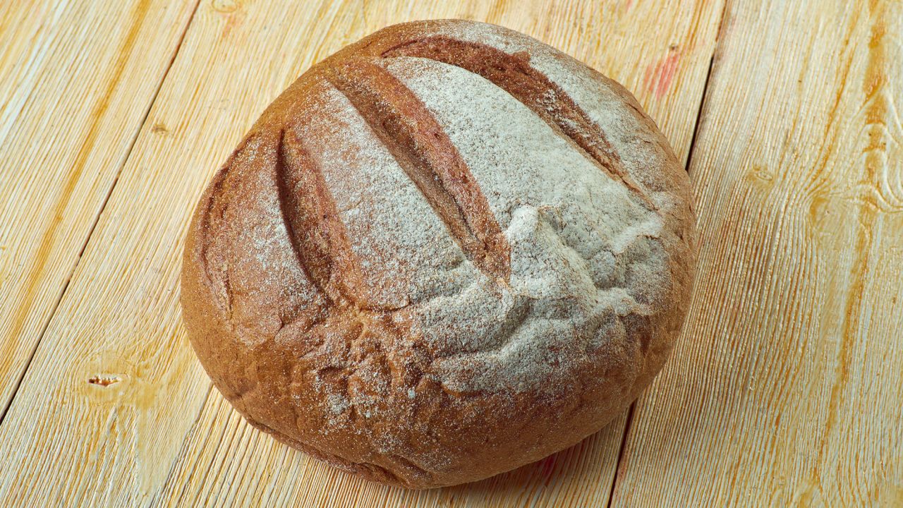 <strong>Rēwena parāoa, New Zealand.</strong> European settlers brought potatoes and wheat to New Zealand, but the indigenous Maori people made the imported ingredients their own with this innovative bread. 