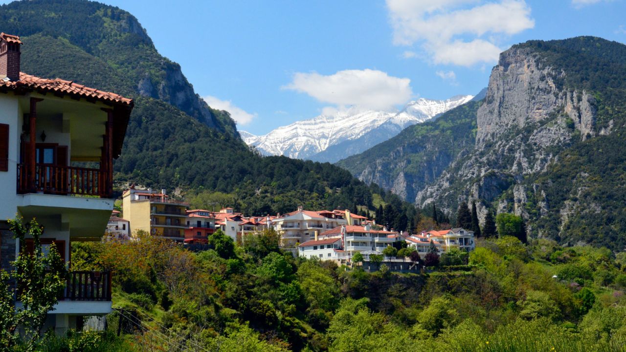 Litochoro is a favorite with hikers due to its position at the entrance to Mount Olympus.