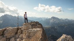 Dani Arnold stellt im September 2019 an der Grossen Zinne eine neue Rekordzeit auf. Der Mammut Pro Team Athlet besteigt die Nordwand ueber die Comici-Dimai-Route in 46 Minuten und 30 Sekunden. Damit haelt der 35-Jaehrige an vier der sechs grossen Nordwaende Europas den Speed Rekord.(PPR/Mammut)