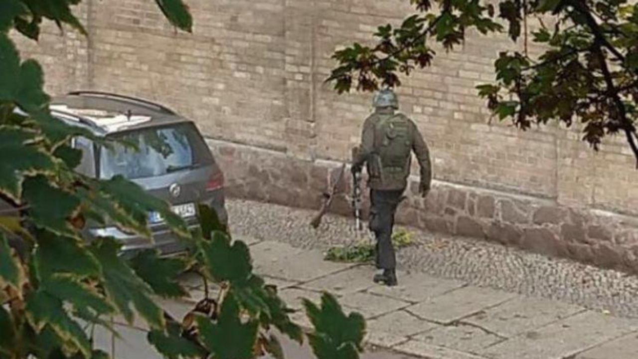 An image of the alleged synagogue shooter shared on social media.