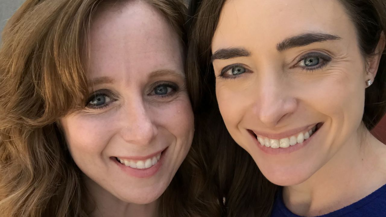 Melisa Raney is all smiles with sister.