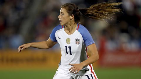 Houston Dash player Sofia Huerta playing for the USWNT in 2017.