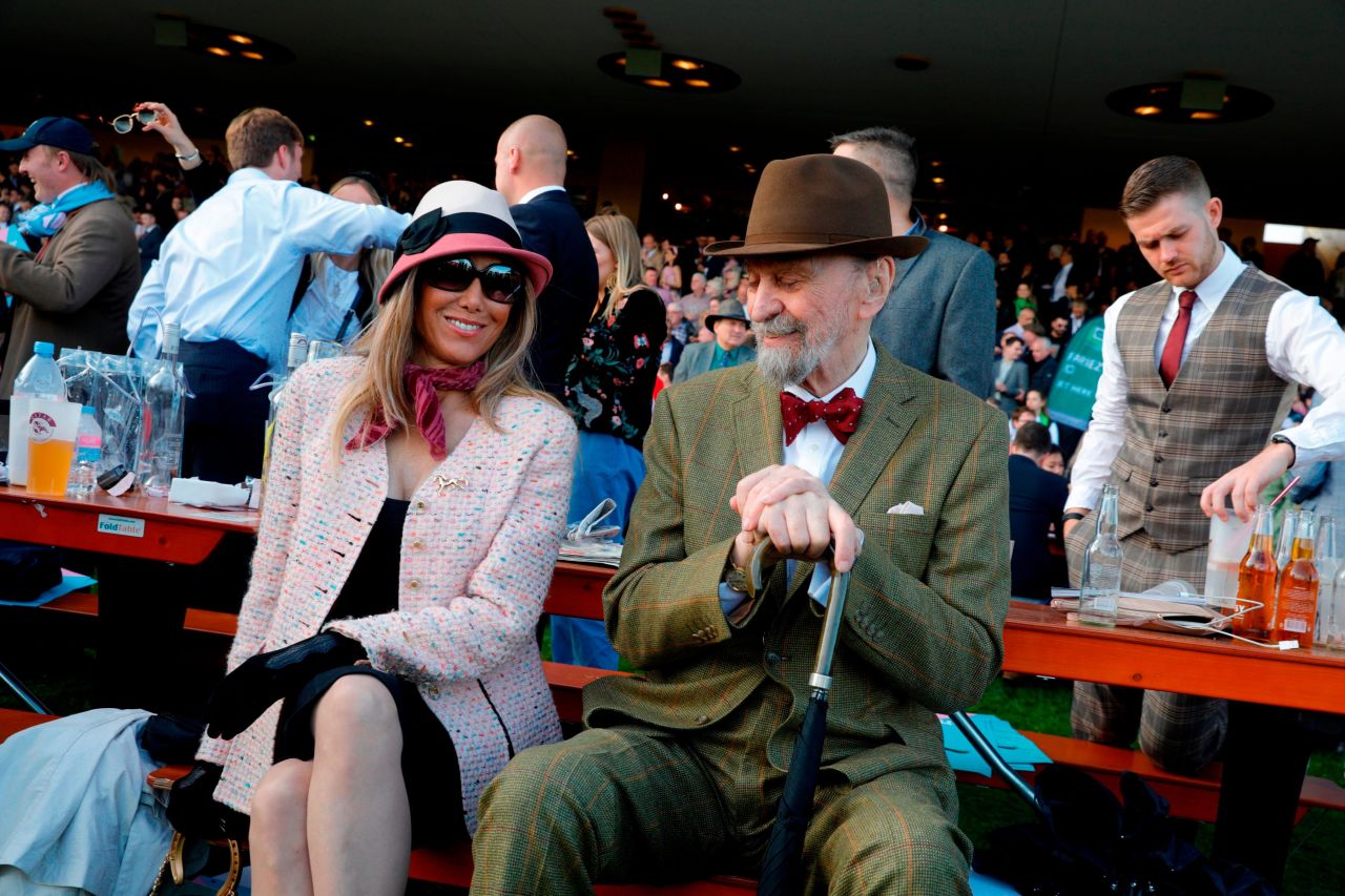 Longchamp dress code is relaxed but many choose to dress up in their finery. 