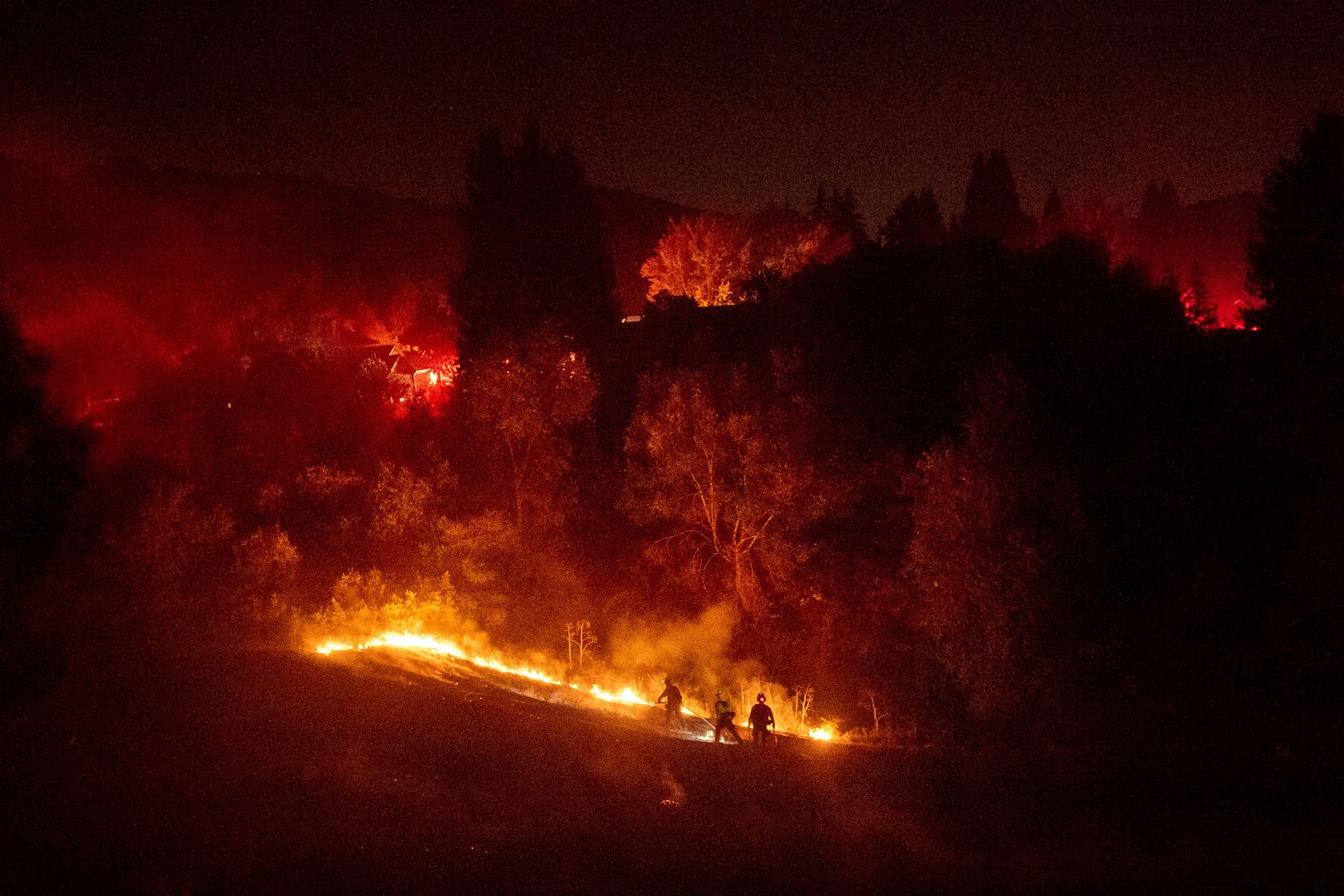 Wildfires burn in Los Angeles area | CNN