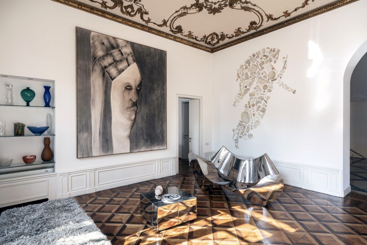 In the main hall, Sandretto Re Rebaudengo has pieces of the artist Enrico David (left) and Tony Cragg (right) on display.